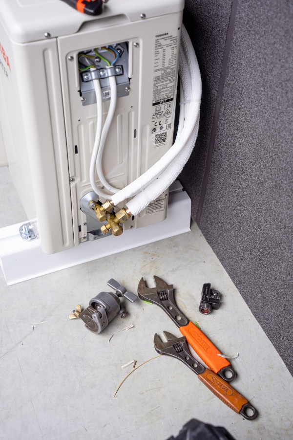 montaż klimatyzacji w bloku_08